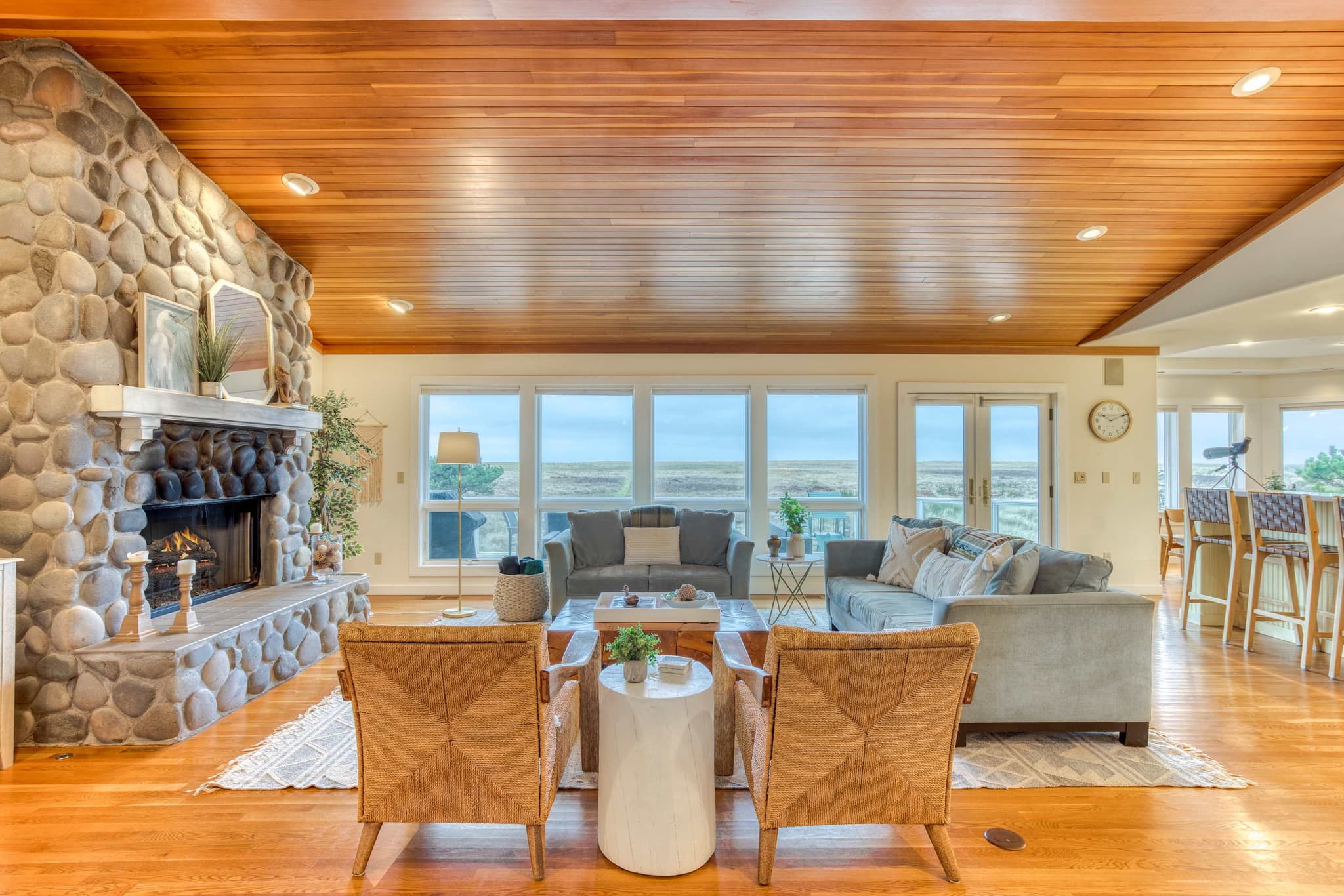 Elk Ridge - Lux Oceanfront Family Retreat Hot Tub — photo 7