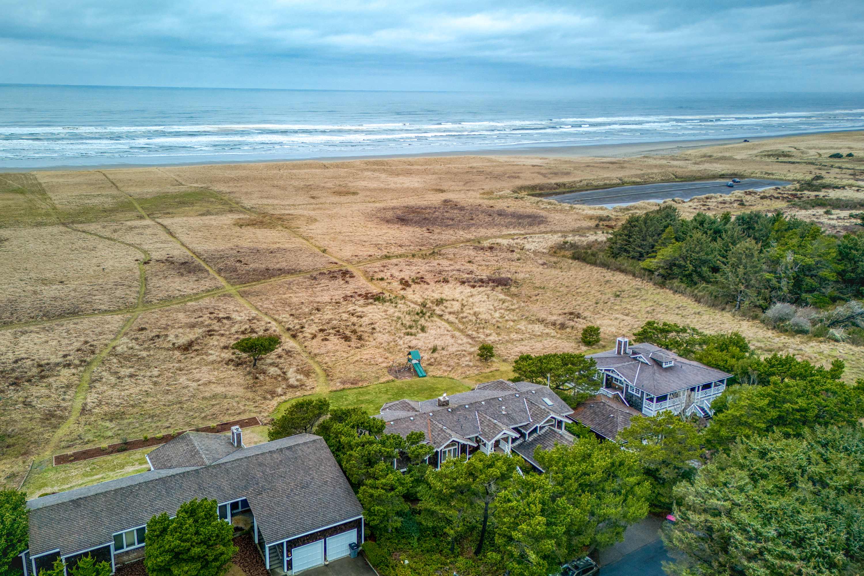Elk Ridge - Lux Oceanfront Family Retreat Hot Tub — photo 2