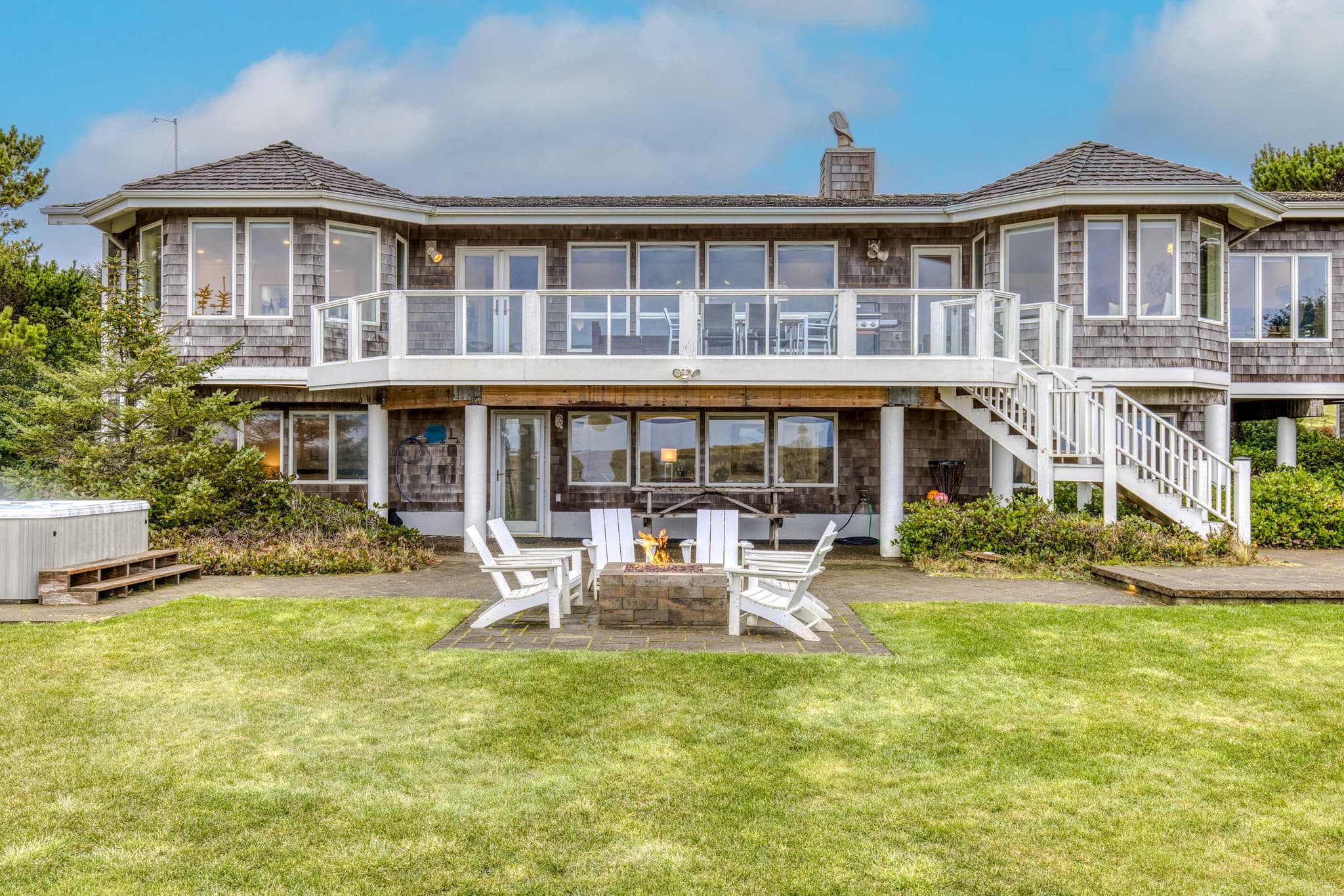Elk Ridge - Lux Oceanfront Family Retreat Hot Tub — photo 4