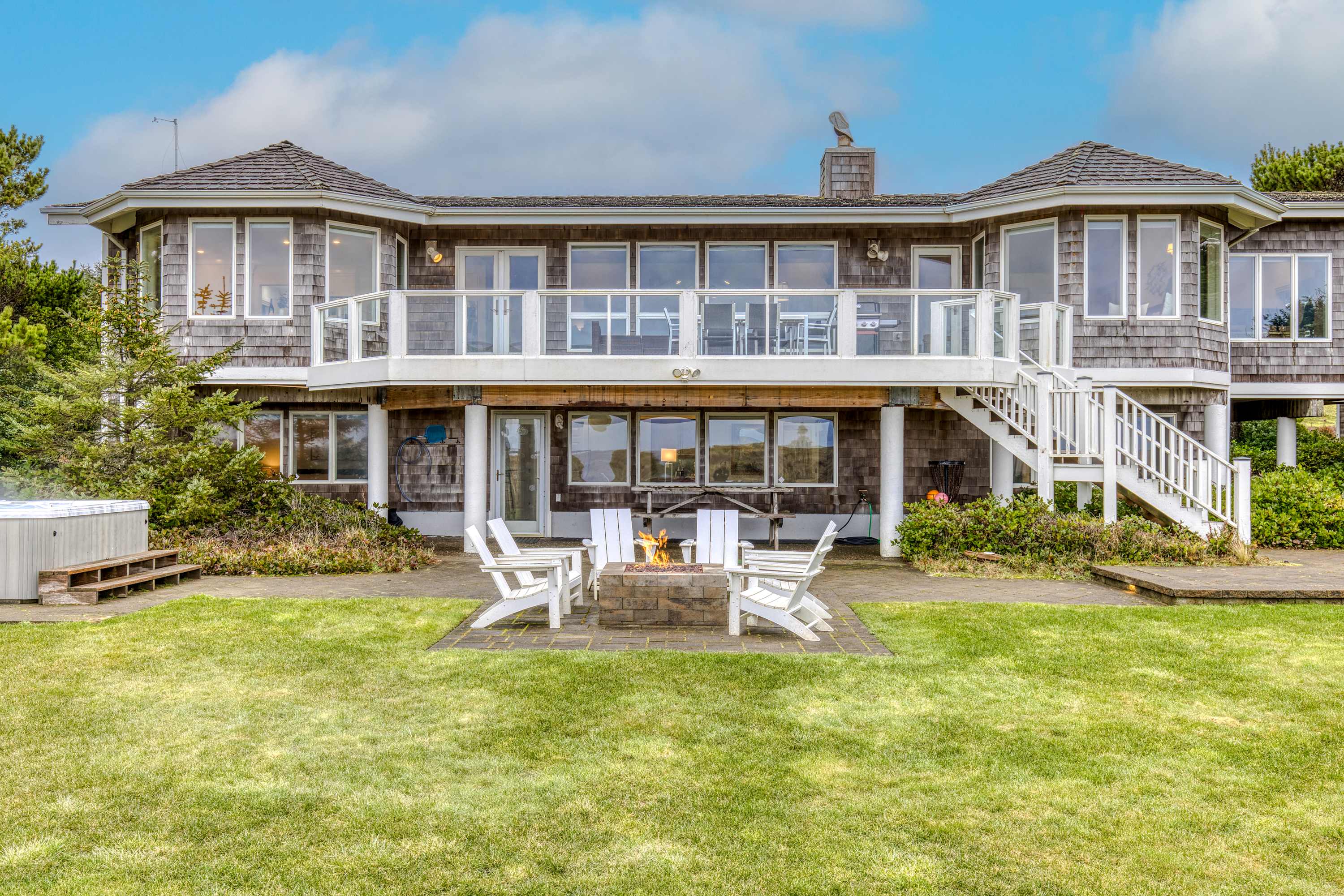 Elk Ridge - Lux Oceanfront Family Retreat Hot Tub — photo 5