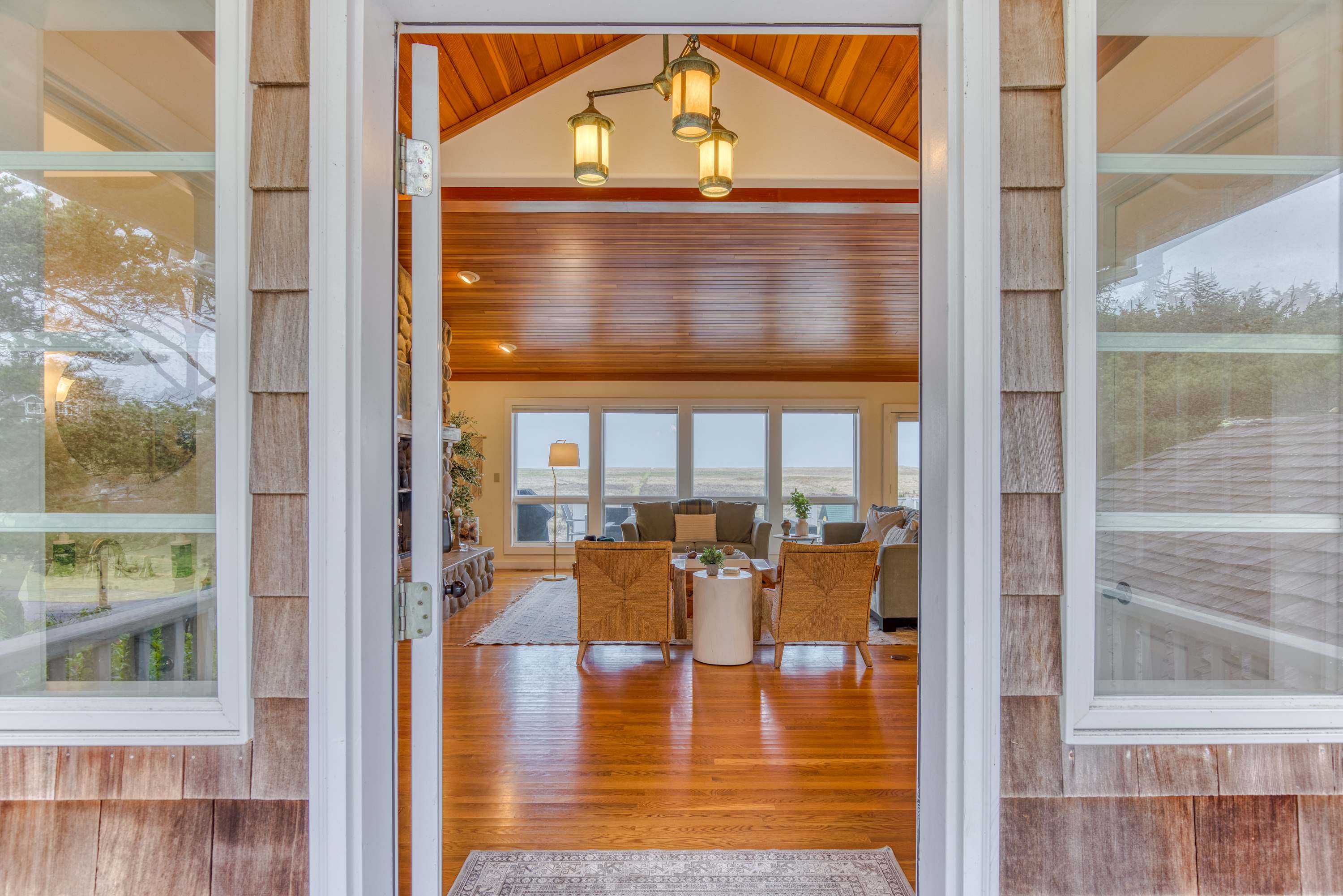 Elk Ridge - Lux Oceanfront Family Retreat Hot Tub — photo 6