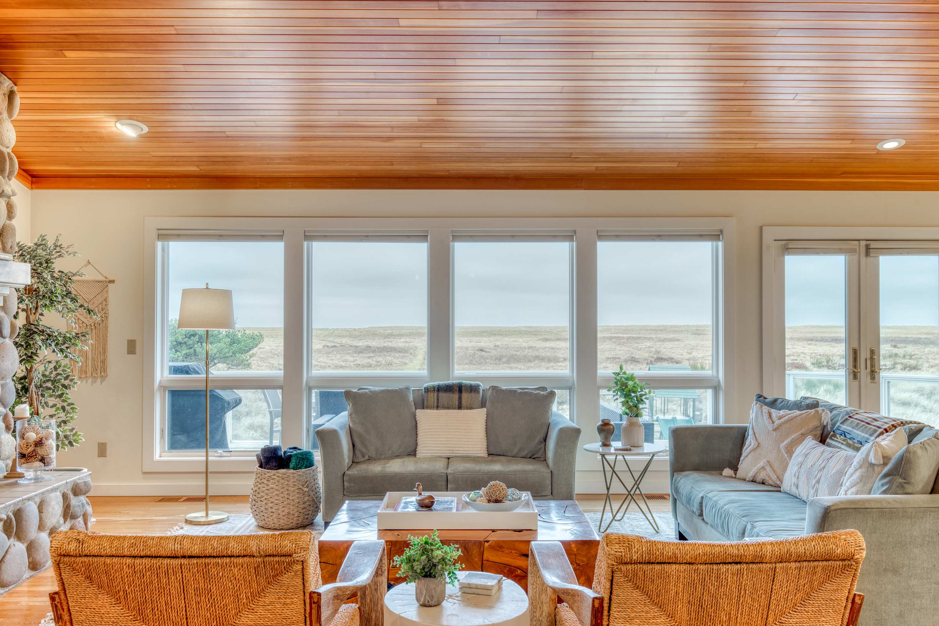 Elk Ridge - Lux Oceanfront Family Retreat Hot Tub — photo 7