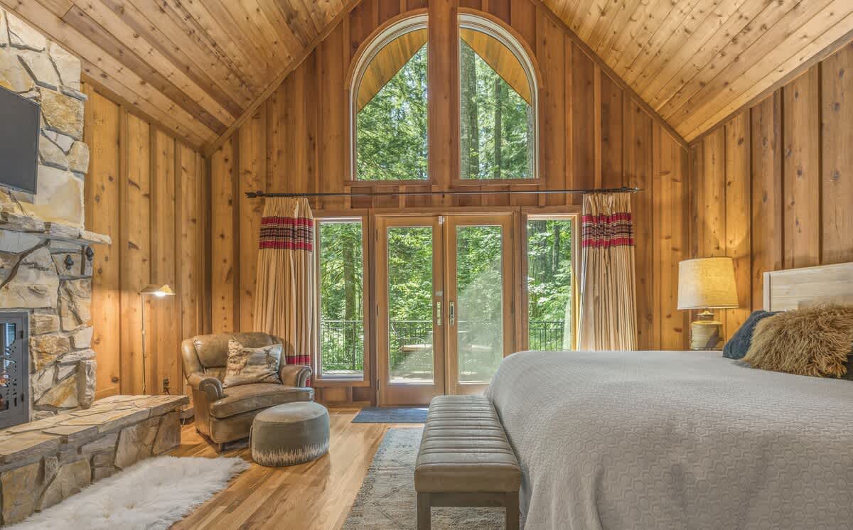 Forrest Lodge Luxe with Hot Tub & Sauna — photo 5
