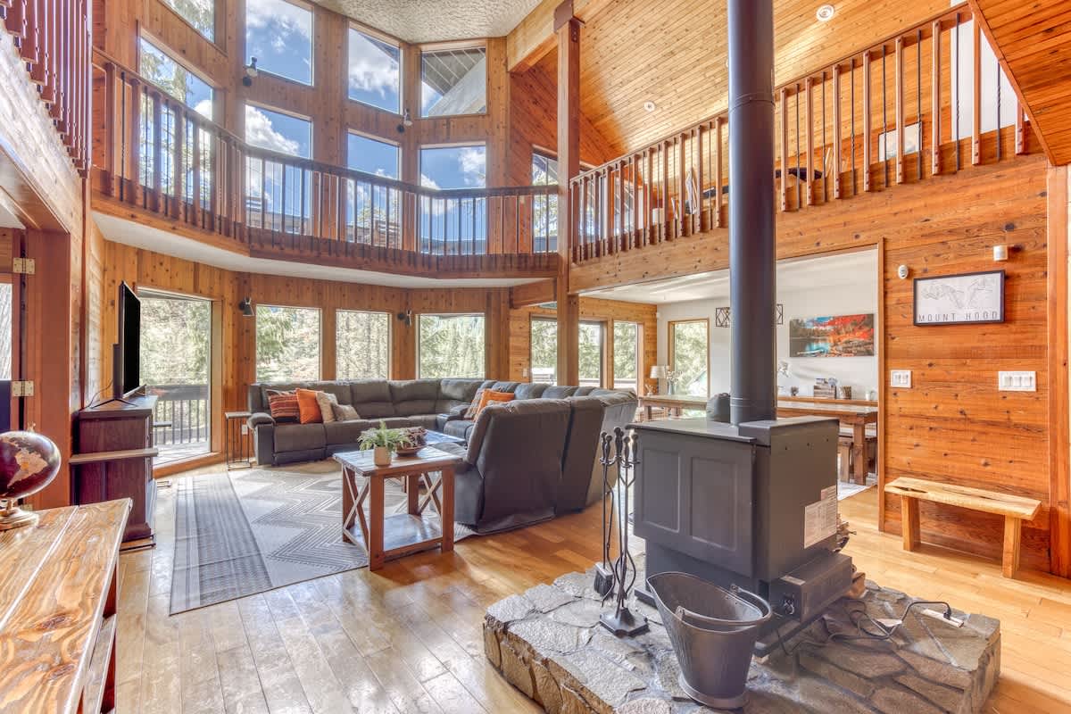 Great Blue Lodge - Scenic escape | Hot tub & sauna — photo 1