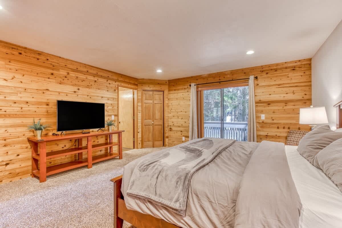 Great Blue Lodge - Scenic escape | Hot tub & sauna — photo 4