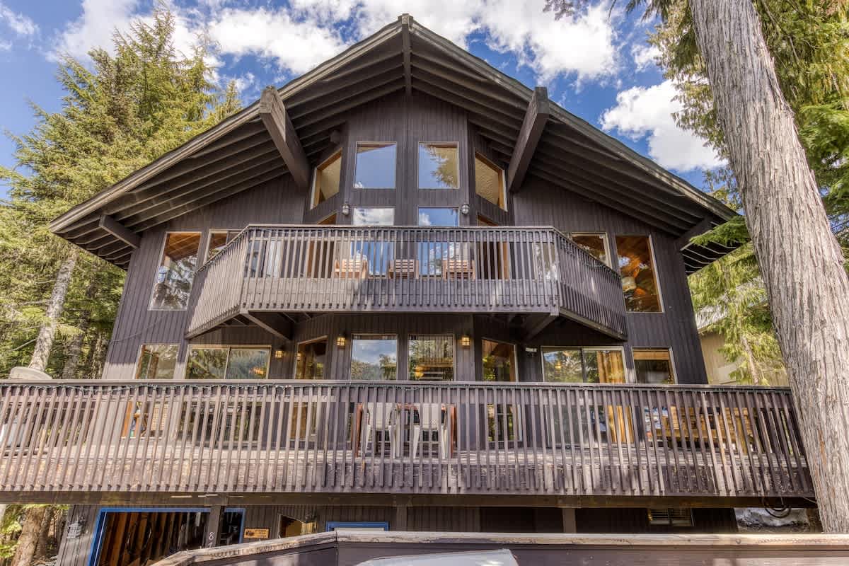 Great Blue Lodge - Scenic escape | Hot tub & sauna — photo 5