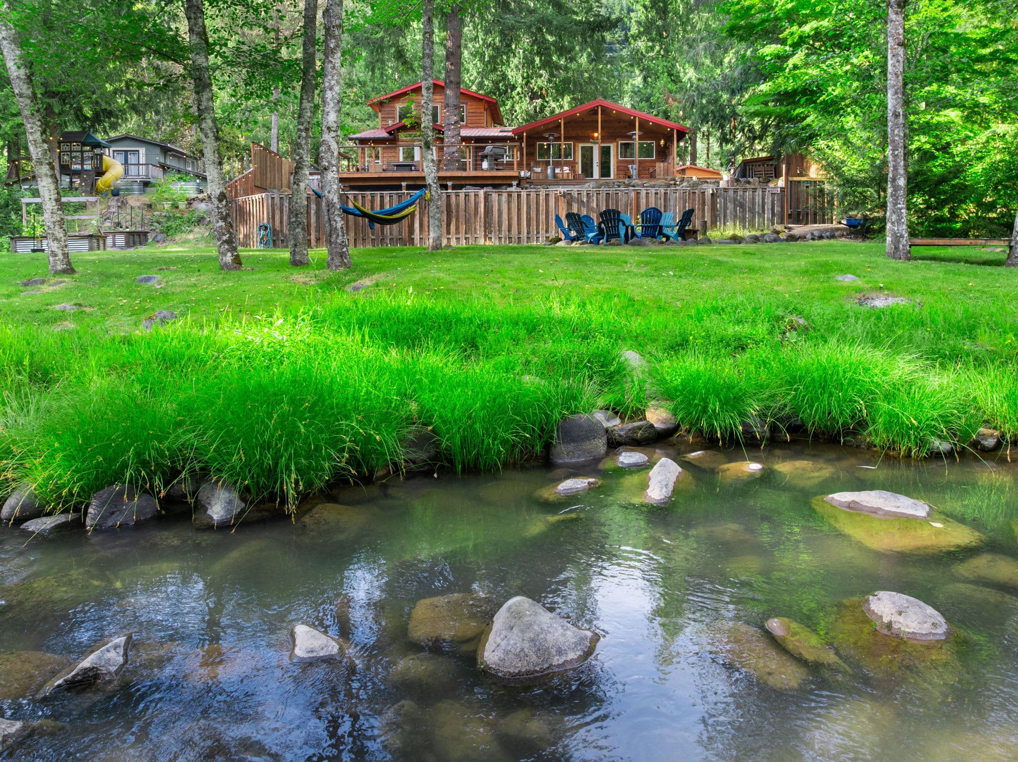 Howard's Hideaway Riverfront Pet Friendly Cabin — photo 3