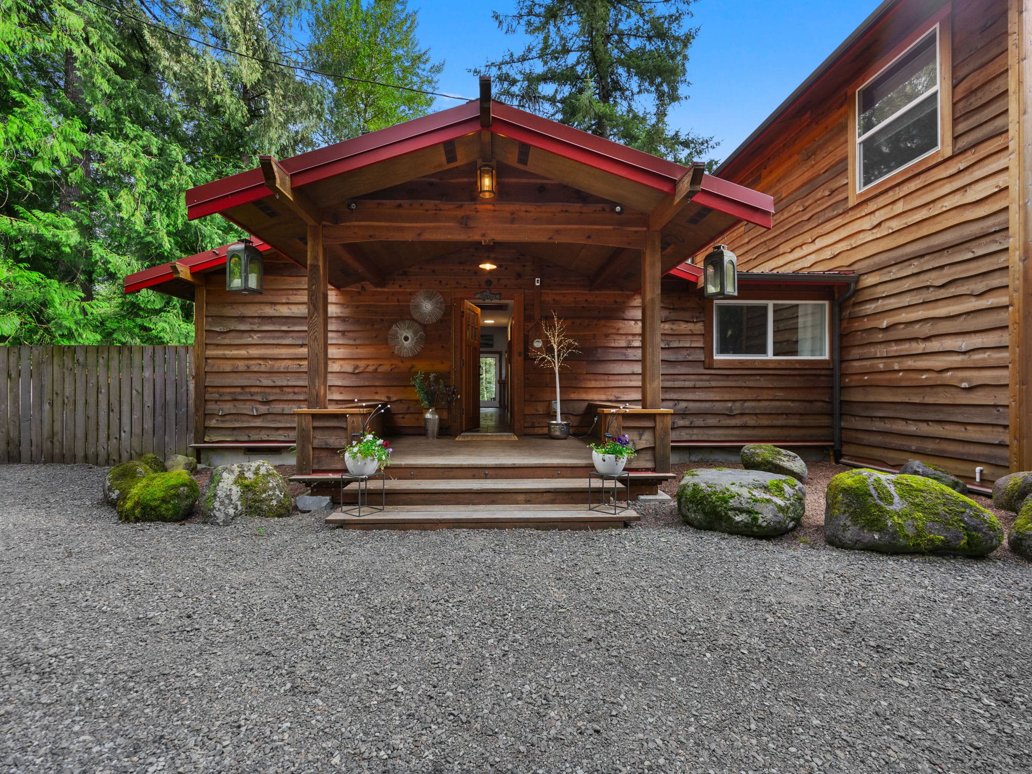 Howard's Hideaway Riverfront Pet Friendly Cabin — photo 5