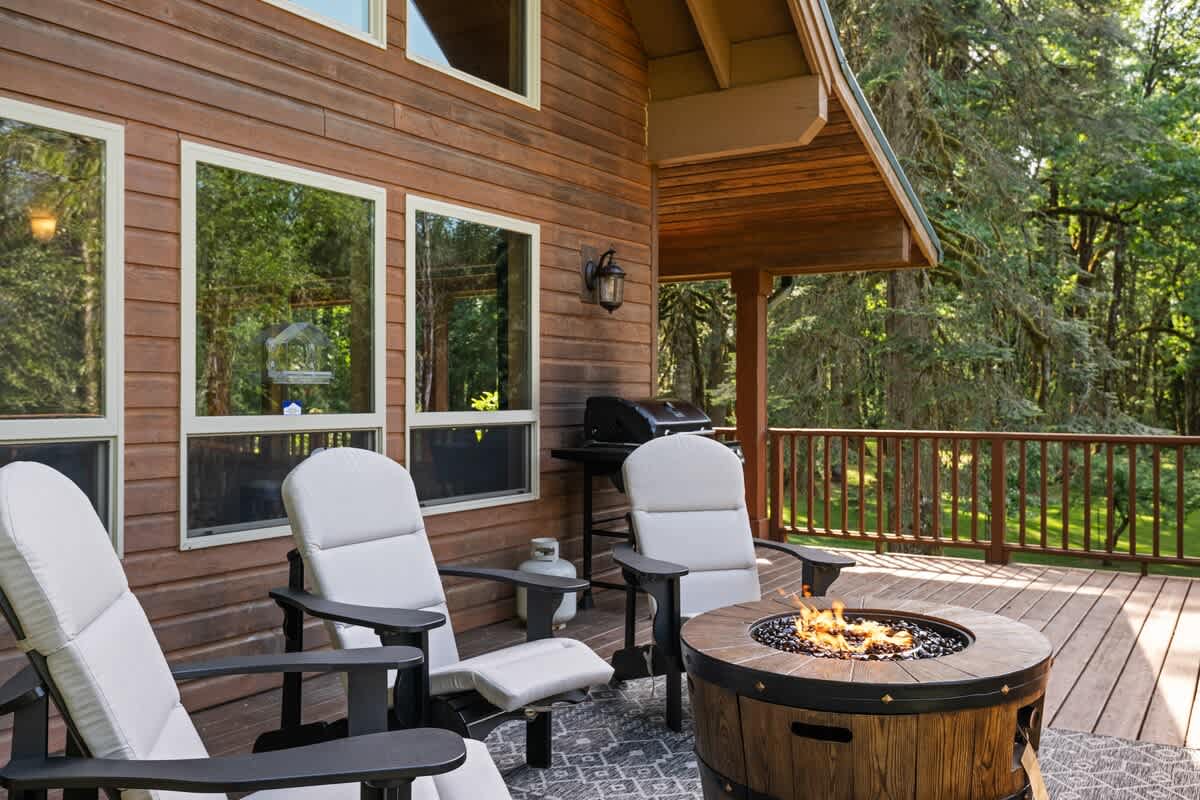 Iron Mountain Lodge Hot Tub and Game Room — photo 1