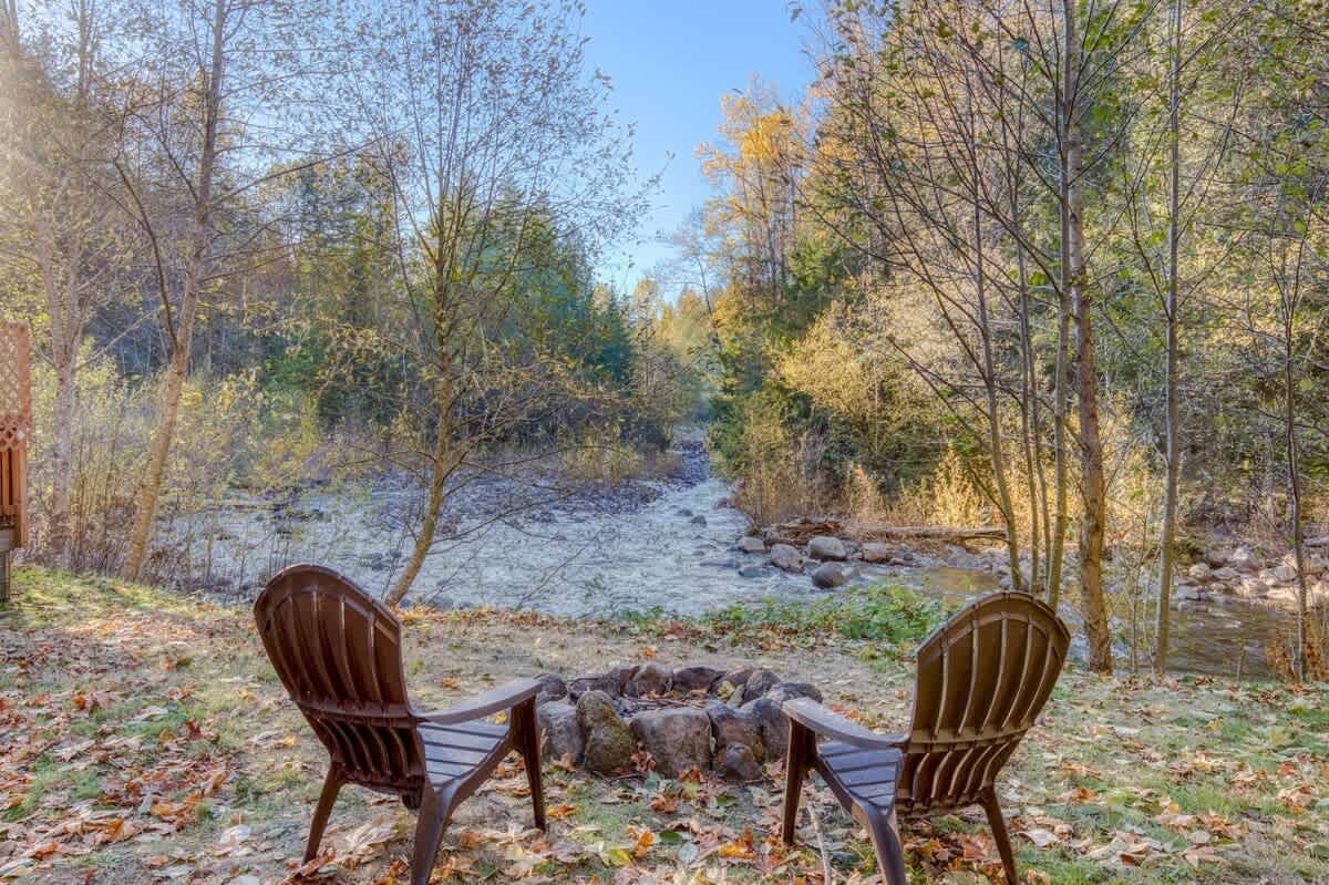 Lolo Bungalow - Private hot tub, riverfront access — photo 3