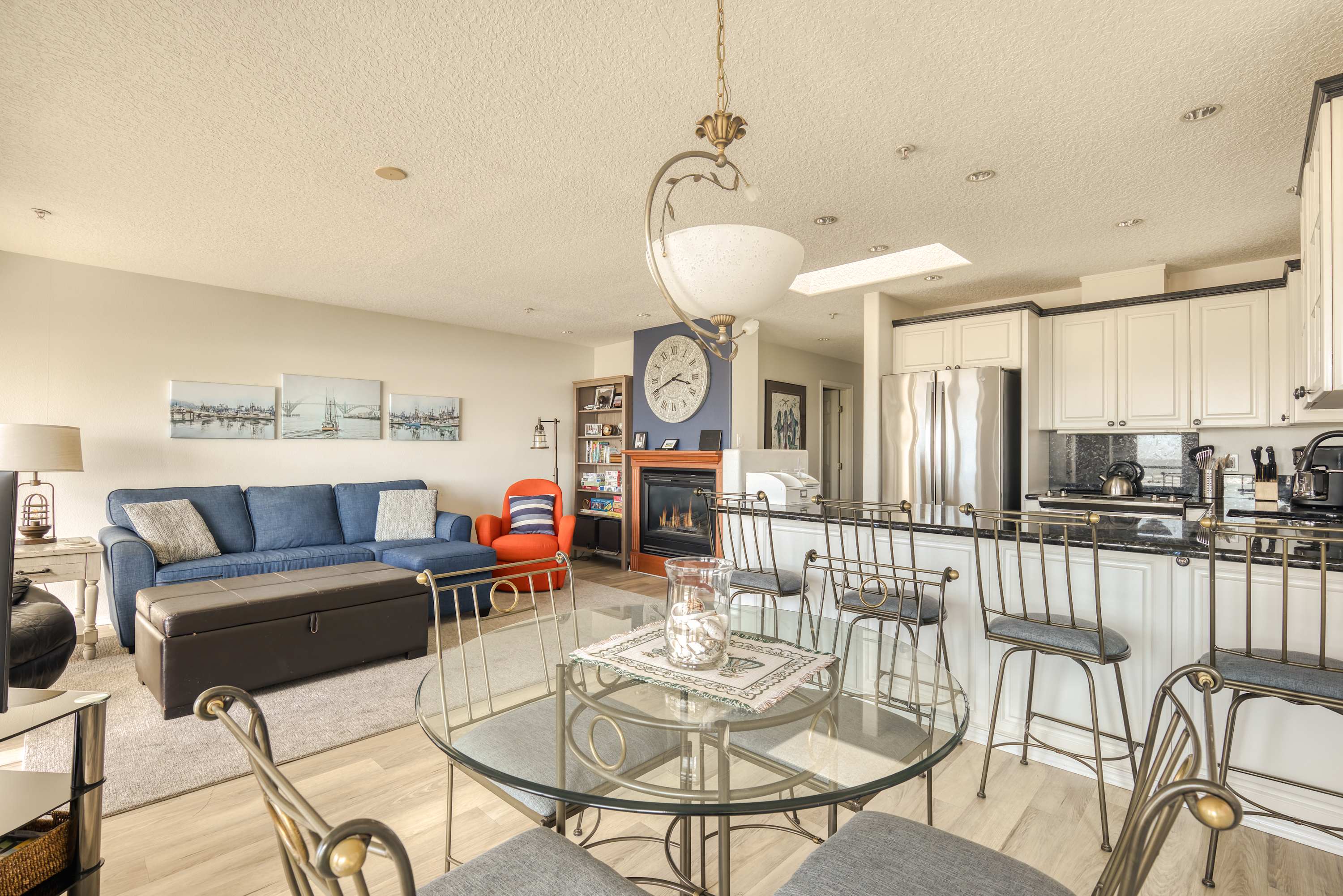 Promenade 501 - Top Floor with Private Balcony — photo 4