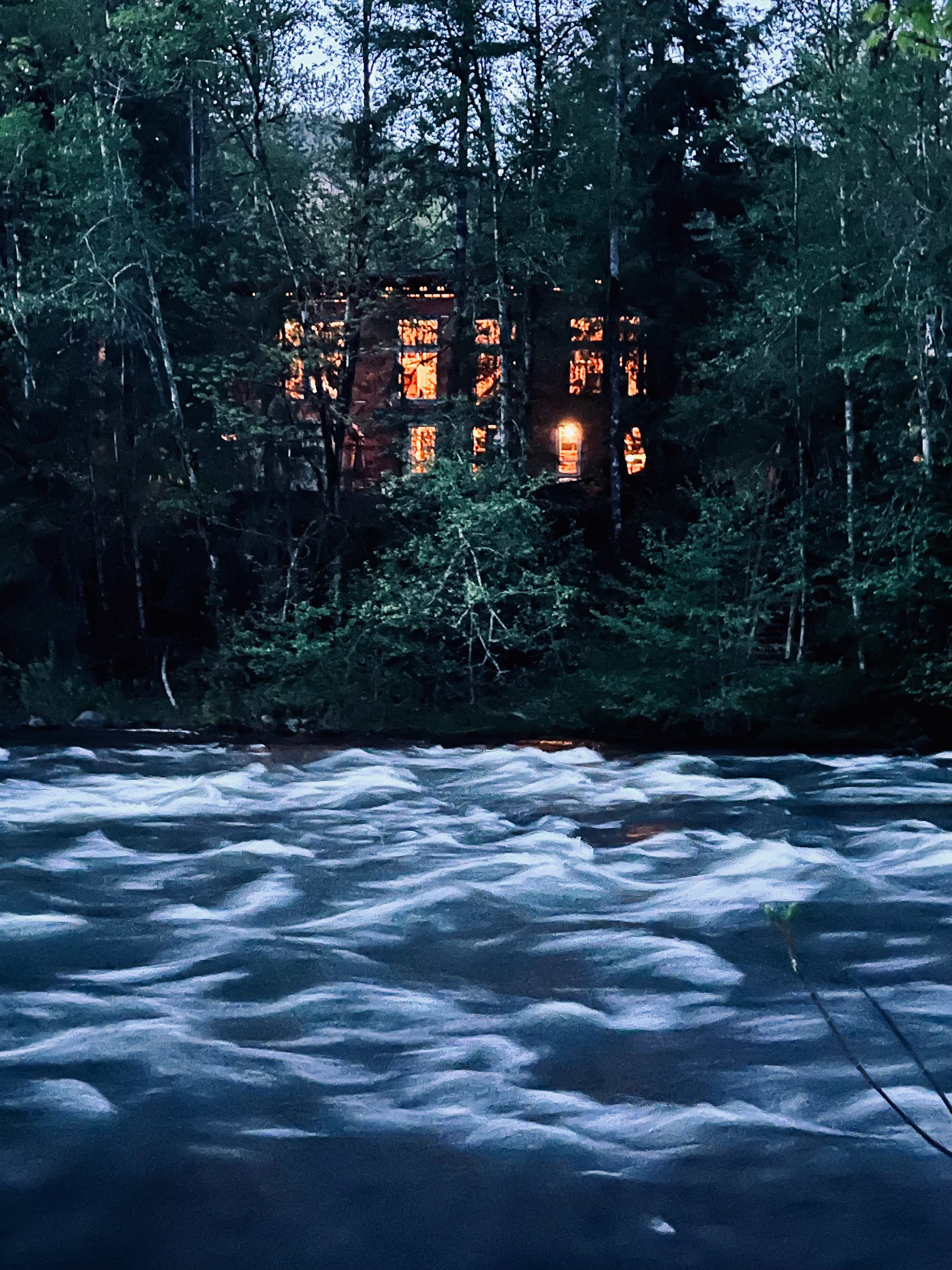 Roaring River Lodge - Modern Riverfront EV Fire Pit — photo 6