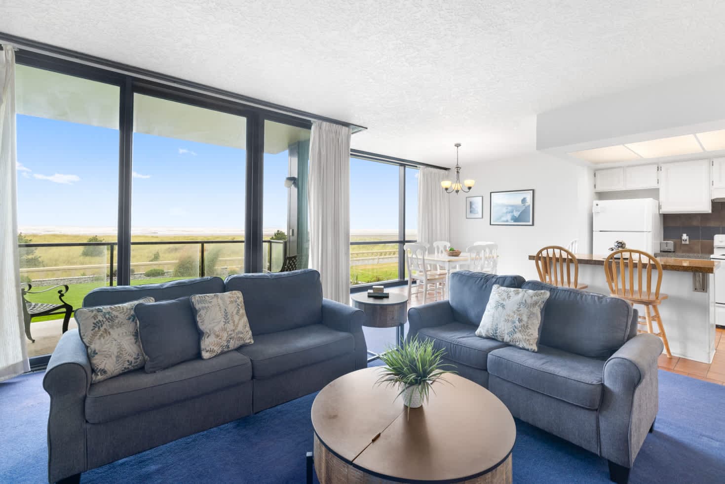 Sand & Sea (100) Retreat - Stunning Beachfront on the Prom 2BR — photo 1