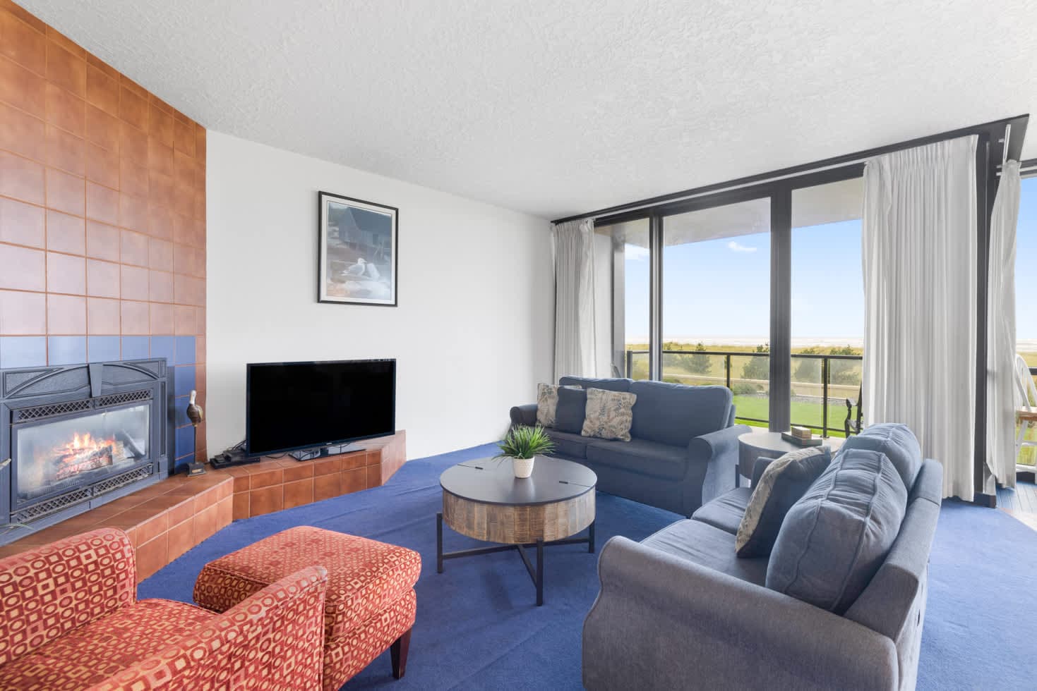 Sand & Sea (100) Retreat - Stunning Beachfront on the Prom 2BR — photo 3