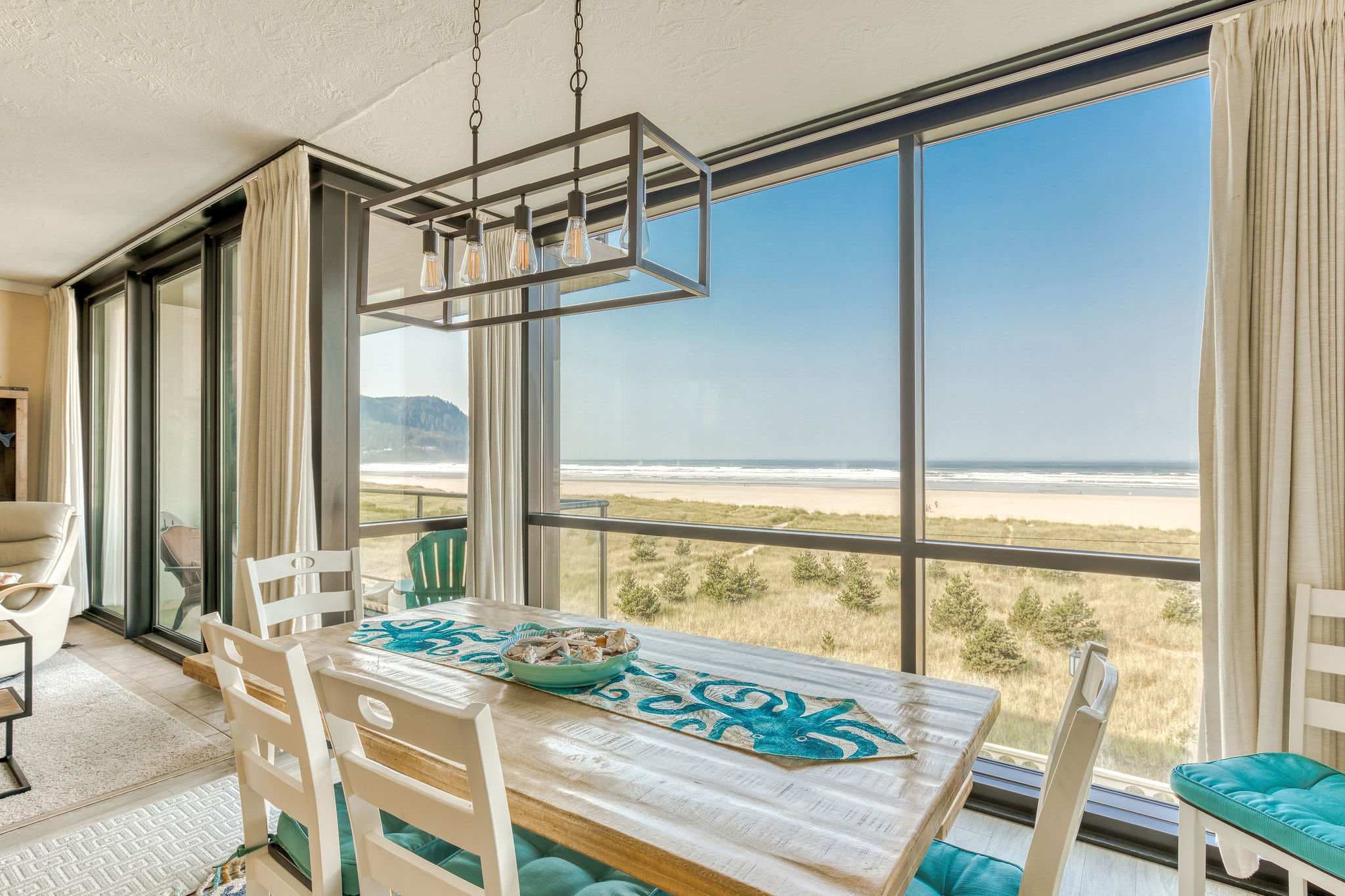 Sand & Sea (302) Wave Watcher - Beachfront Balcony — photo 2