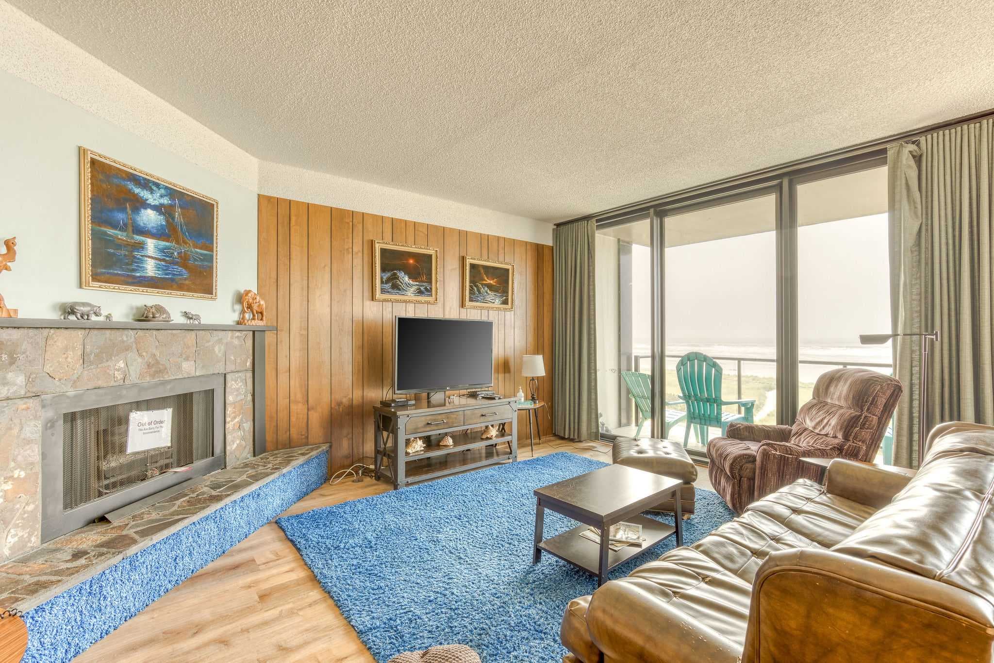 Sand & Sea (304) Retro Chic - Beachfront Retreat — photo 3