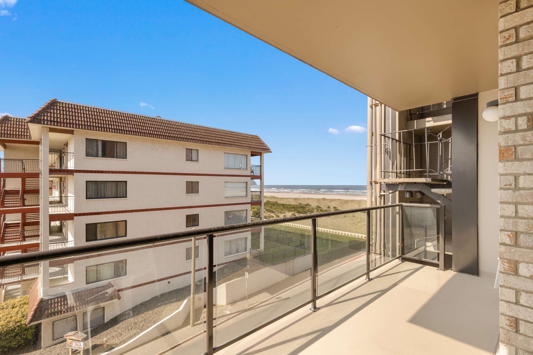 Sand & Sea (310) Driftwood - Oceanfront Pet Friendly — photo 2