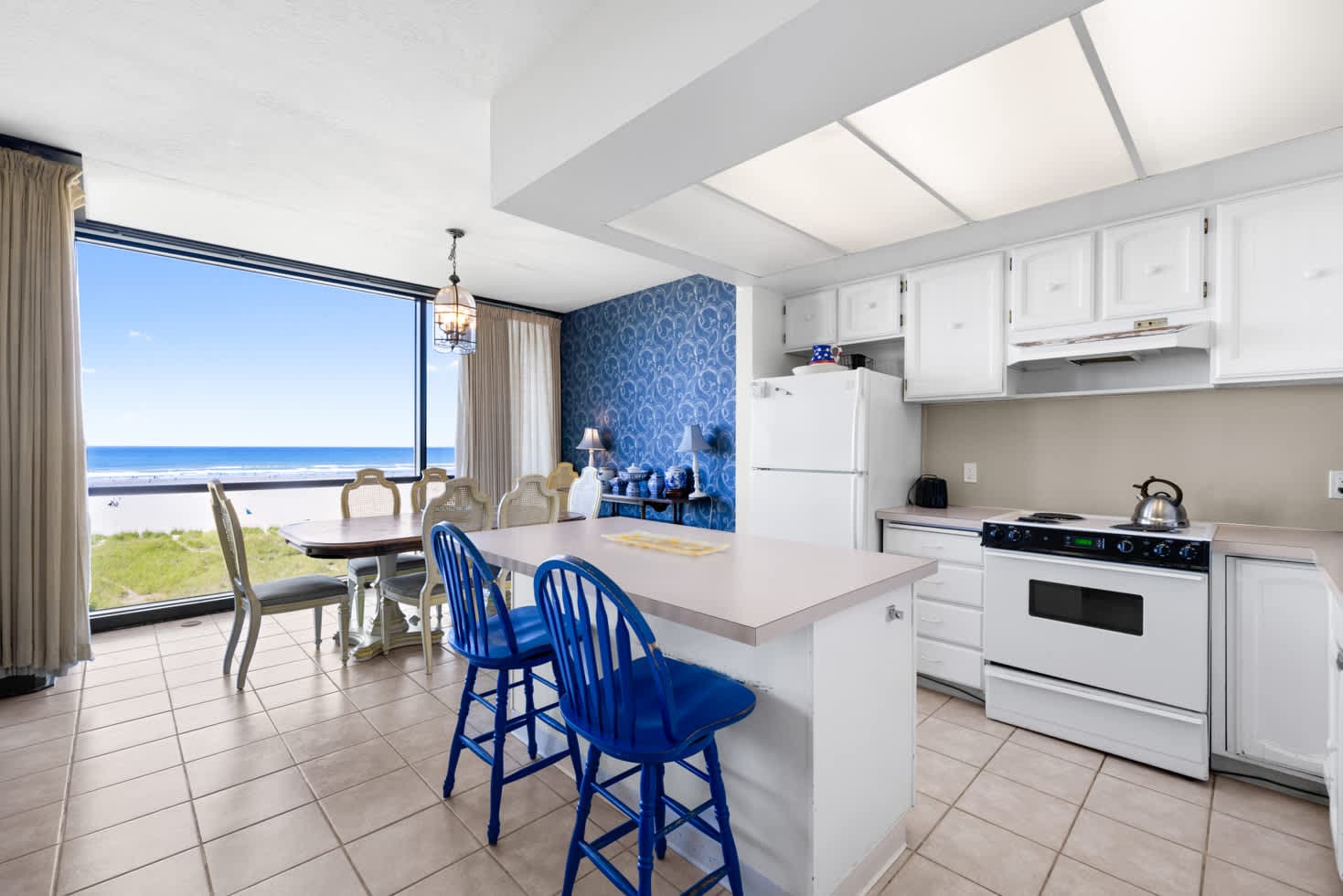 Sand & Sea (400) Sailors Retreat - Private Balcony — photo 5