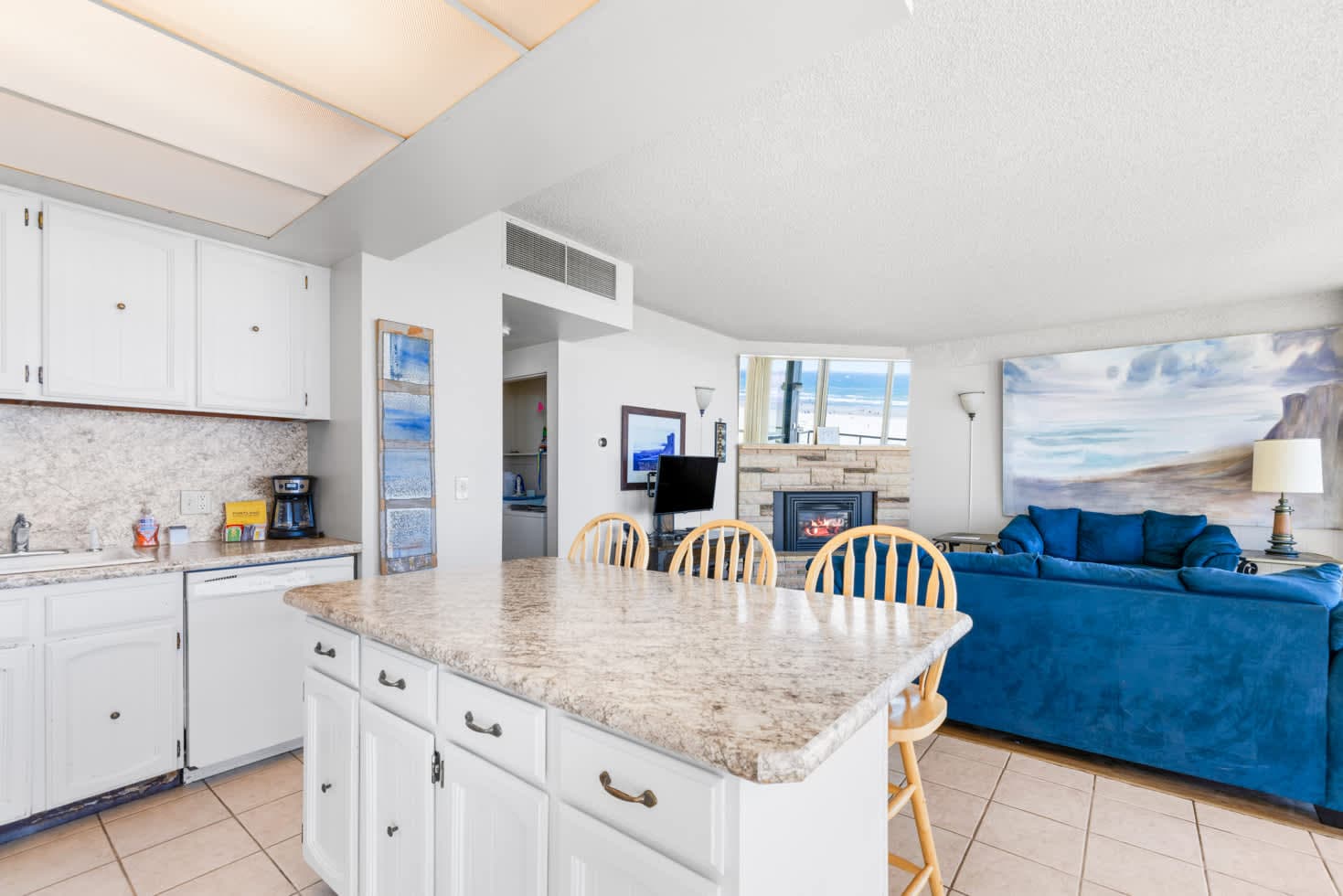 Sand & Sea (602) Beach Palette-Artsy Beachfront Dog Friendly — photo 4