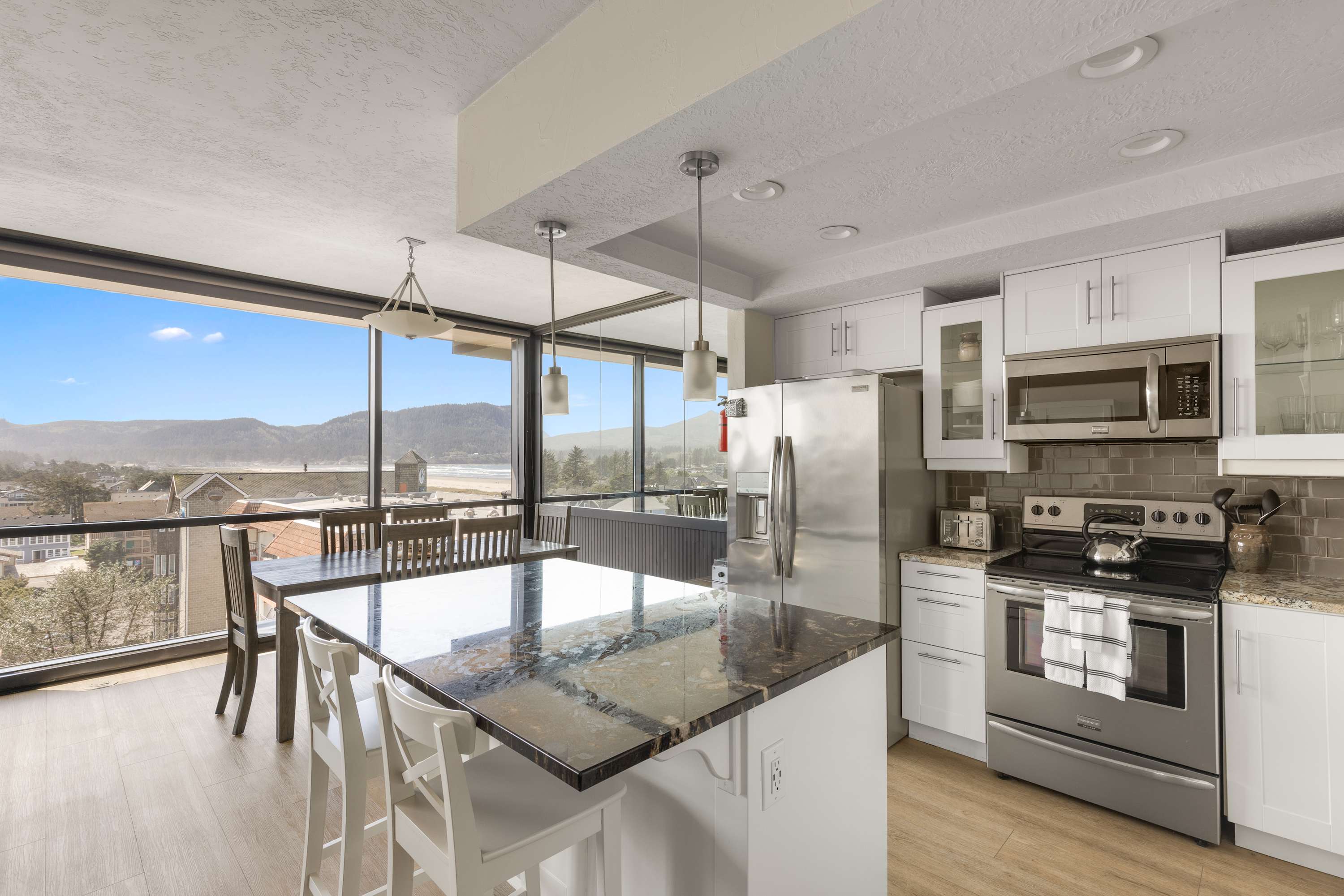Sand & Sea (614) Tillamook Vista – Top-Floor Lux — photo 1