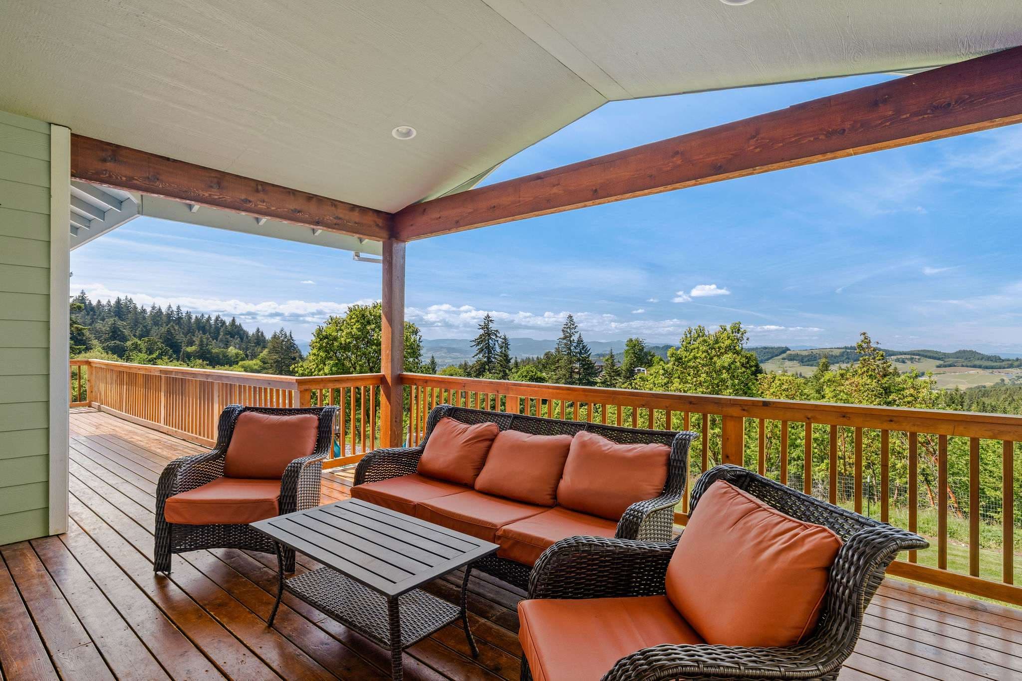 The Perch - Eola Hills Pet Friendly w Hot tub — photo 2