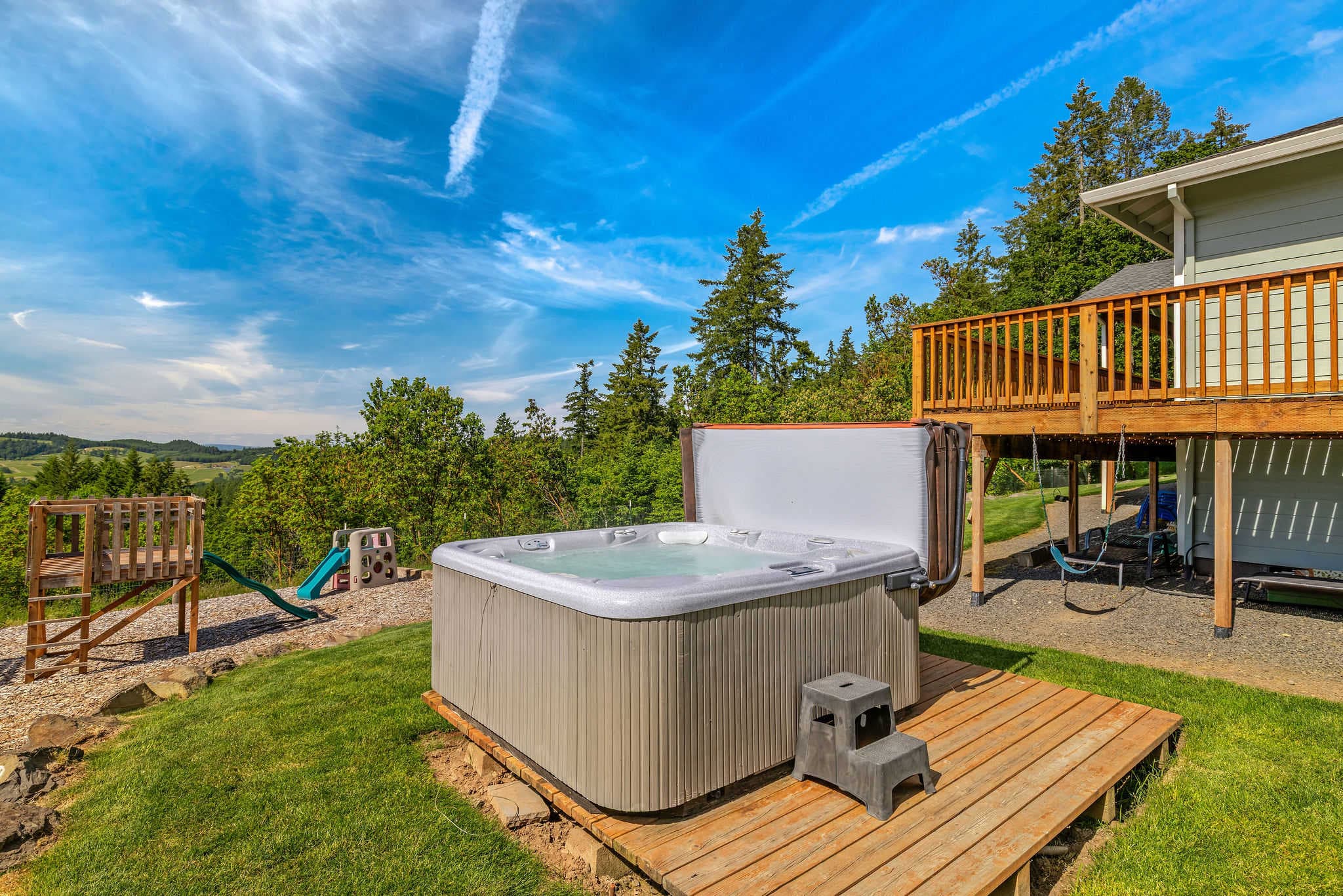 The Perch - Eola Hills Pet Friendly w Hot tub — photo 1