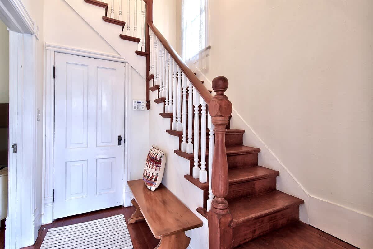 The Pink House - Walkable Victorian, Pets Welcome — photo 4
