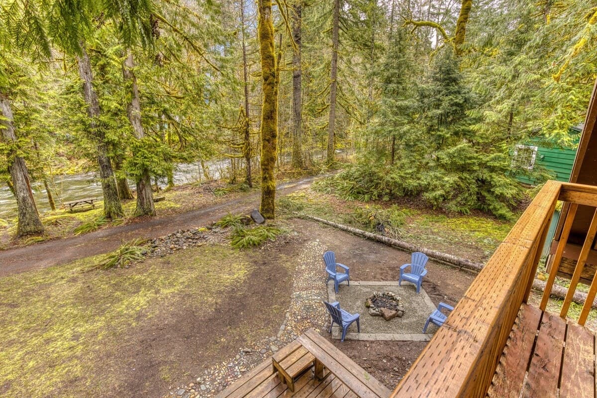 Thompson Cabin - Riverfront - Pet Friendly — photo 4