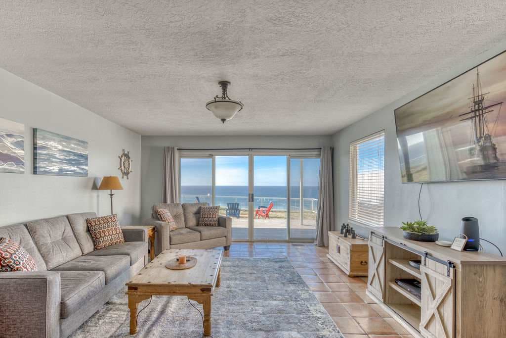 Tranquil Edge Retreat - Truly Oceanfront Hot Tub — photo 5