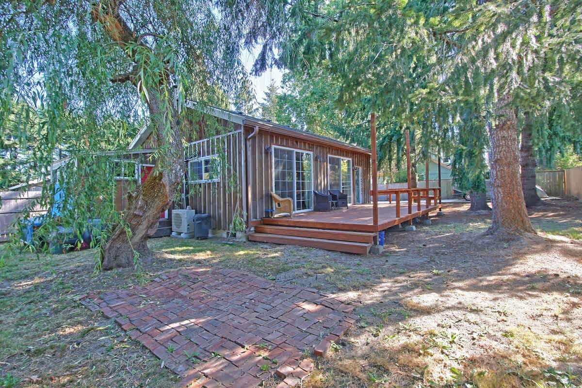 Upcycled Oasis - McMinnville Couple Monthly Stay — photo 5