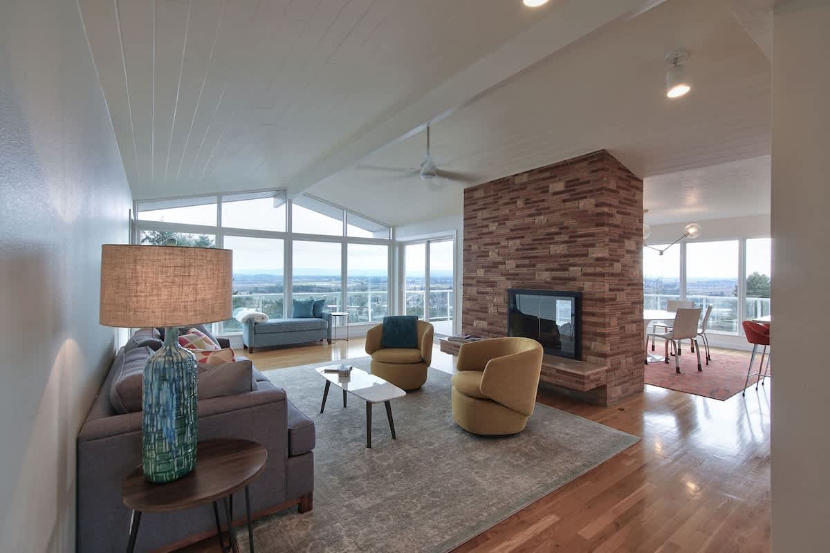 Vino Vista - Mid-Century Stunning Views w Deck — photo 1