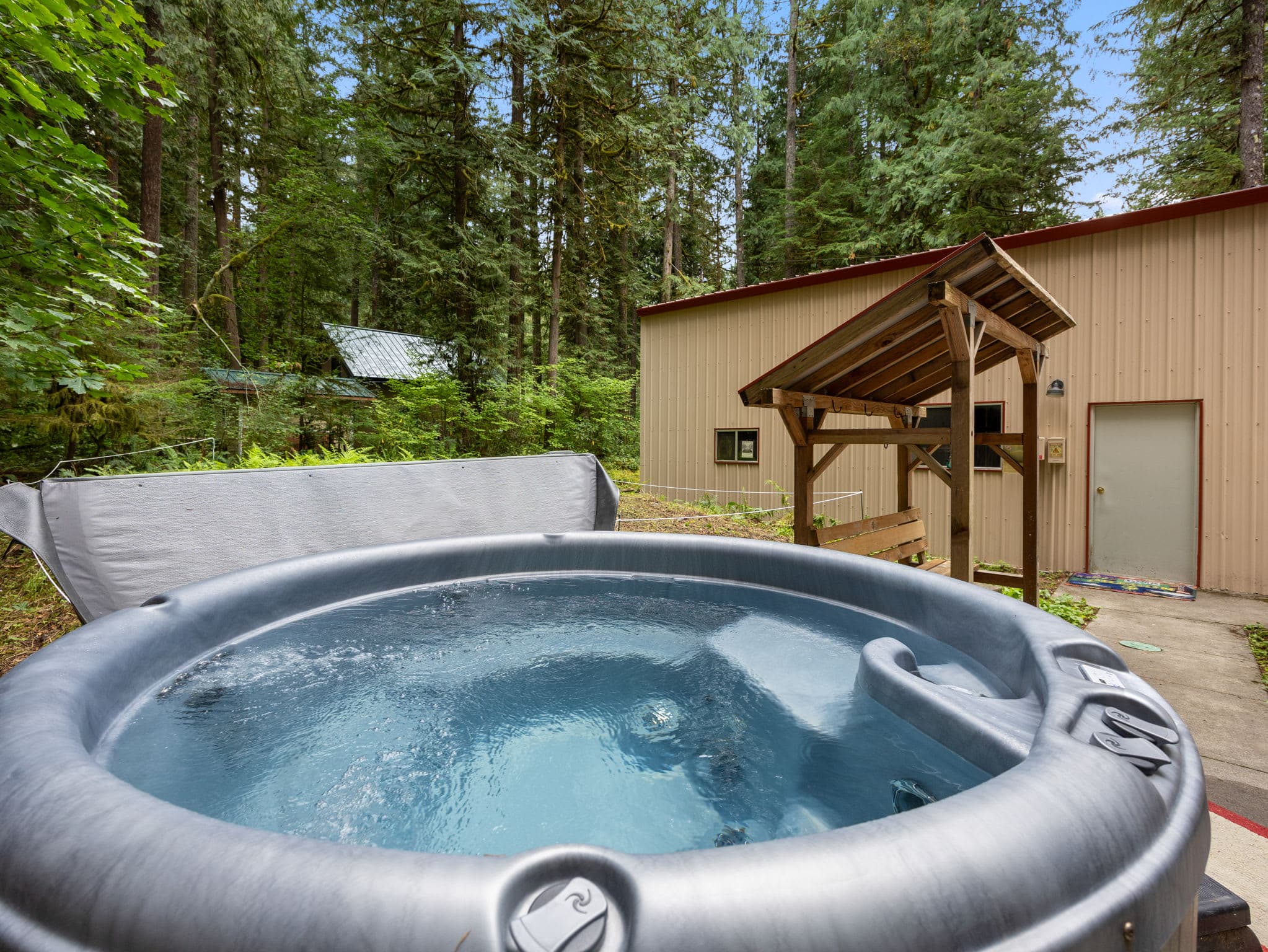 Whispering Pines: Hot Tub Retreat w Sports Court — photo 3
